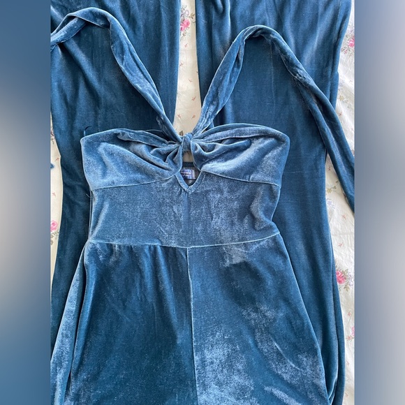 Urban Outfitters Sasha Velvet Halter Neck Jumpsuit in Ink Blue NEW - Picture 13 of 15